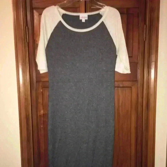 LuLaroe Julia Gray‎ with cream sleeves xxs - Picture 1 of 3